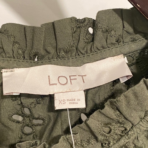 Green eyelet blouse - NEW!! - Picture 4 of 7